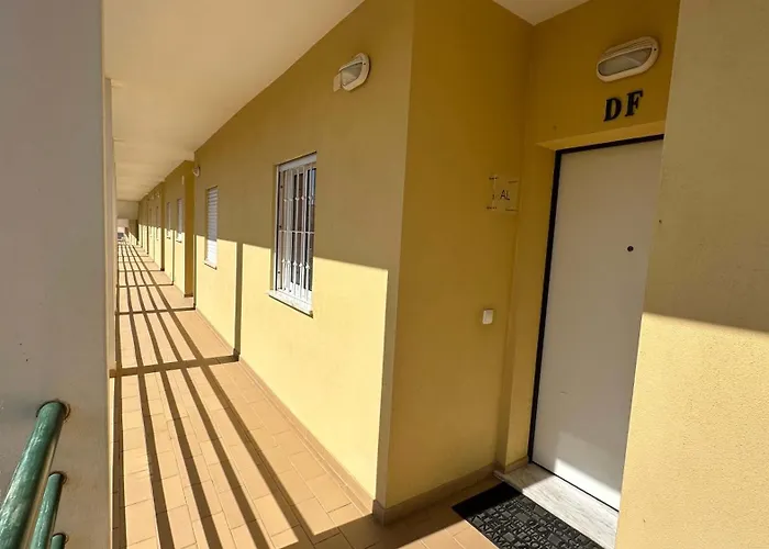 Josefa * 阿尔布费拉